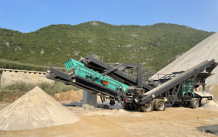 輪胎移動(dòng)反擊式制砂機(jī)